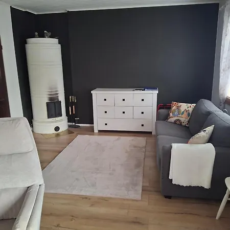 Apartamento Viihtyisae Ja Tilava Paritaloasunto Hyvaellae Sijainnilla Hämeenlinna