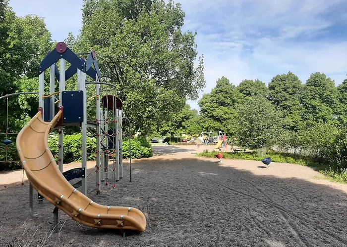 Viihtyisae Ja Tilava Paritaloasunto Hyvaellae Sijainnilla Hämeenlinna