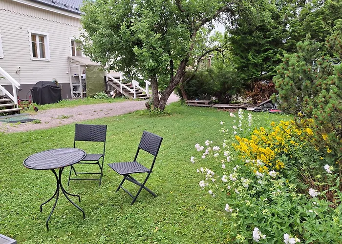 Viihtyisae Ja Tilava Paritaloasunto Hyvaellae Sijainnilla Apartamento Hämeenlinna