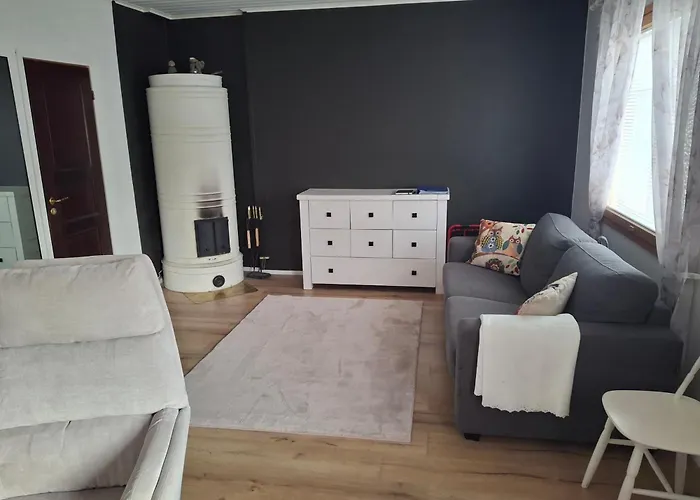 Apartamento Viihtyisae Ja Tilava Paritaloasunto Hyvaellae Sijainnilla Hämeenlinna